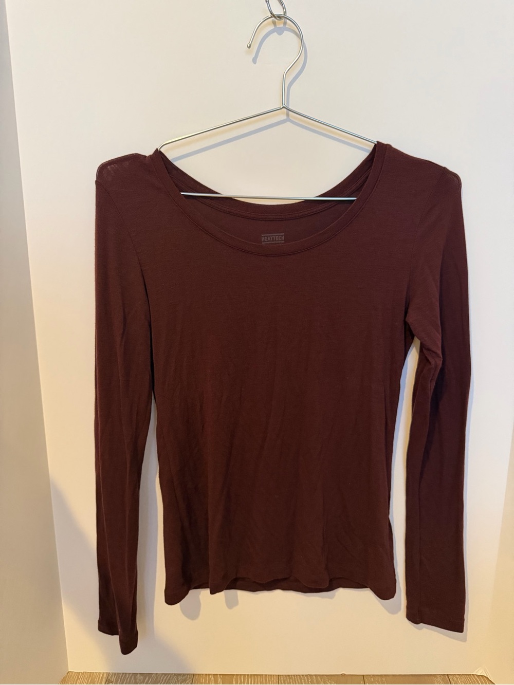 Uniqlo Women's Cashmere Heattech Long Sleeve Scoop Neck Top - Wine